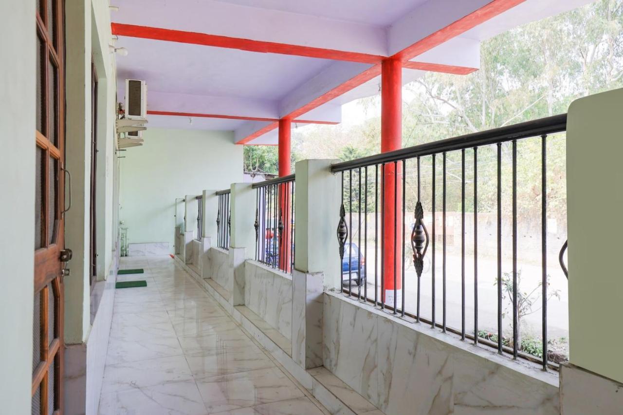 Hotel Chitrarth & Party Lawn Haldwāni Eksteriør bilde
