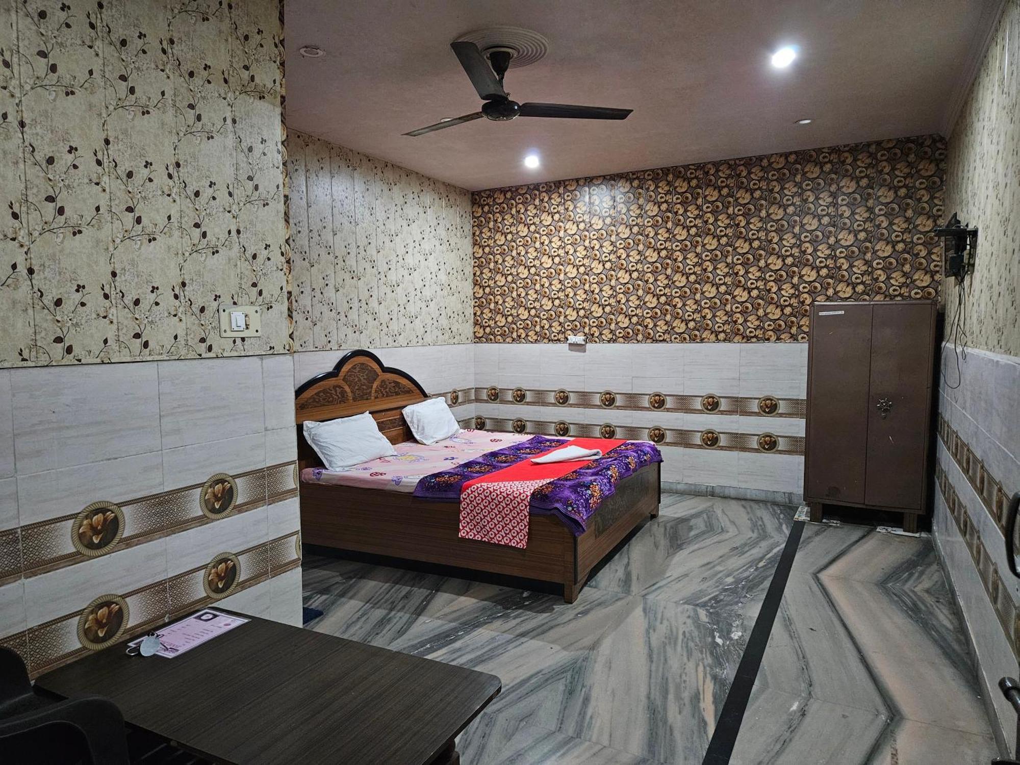 Hotel Chitrarth & Party Lawn Haldwāni Eksteriør bilde